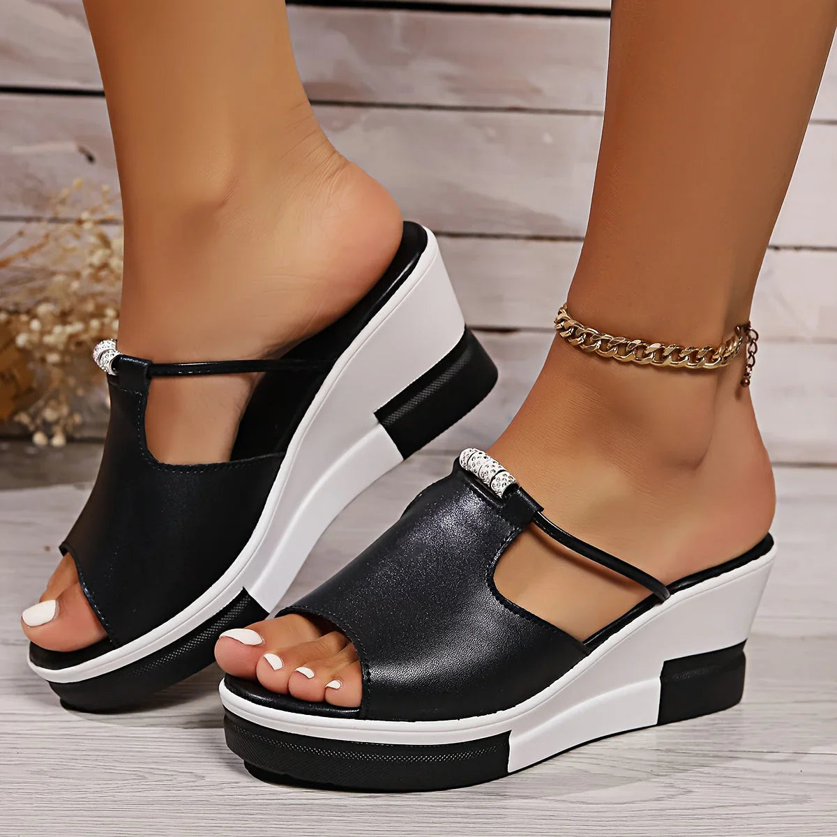 Ronyra - Comfortable Wedge Sandals
