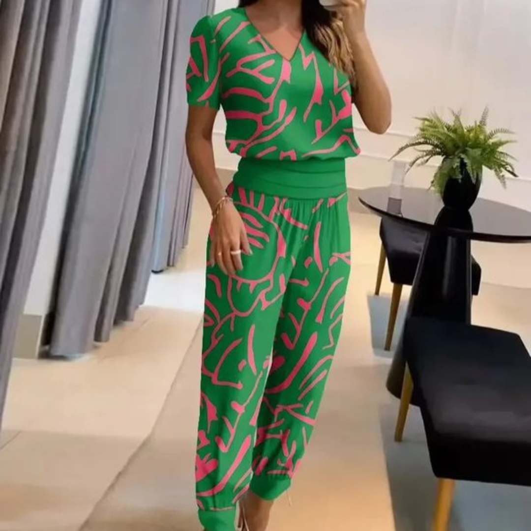 Daphne - Fashionable and Trendy Set